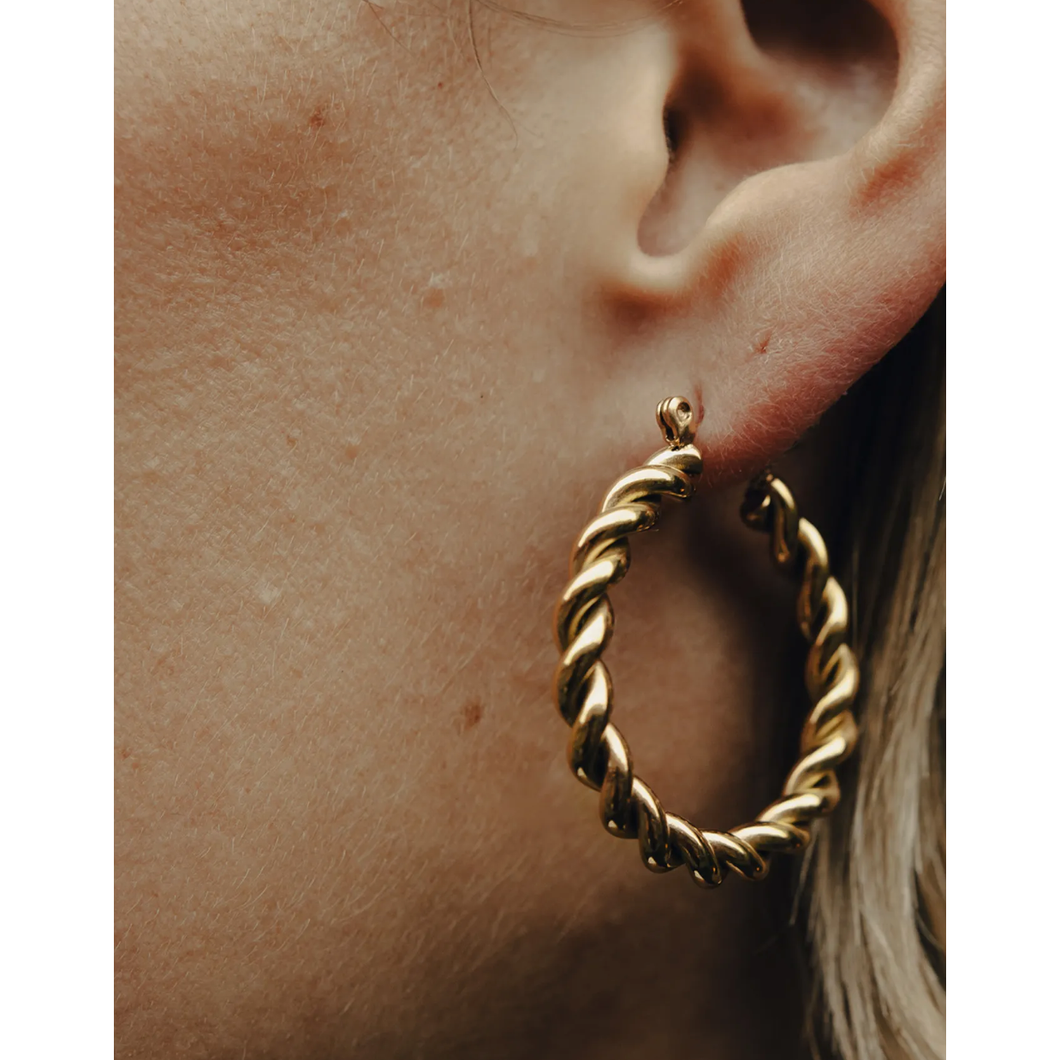 NORDIC MUSE | Large Twist Hoop Earrings | Gold - LONDØNWORKS