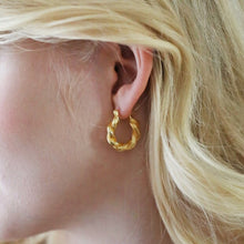 Load image into Gallery viewer, LISA ANGEL | Chunky Twisted Rope Hoop Earrings | Gold - LONDØNWORKS