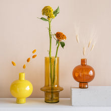 Load image into Gallery viewer, URBAN NATURE CULTURE | Vase Recycled Glass Round | French Vanilla - LONDØNWORKS