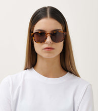Load image into Gallery viewer, MESSYWEEKEND | Bille Sunglasses | Tortoise Gradient Brown - LONDØNWORKS