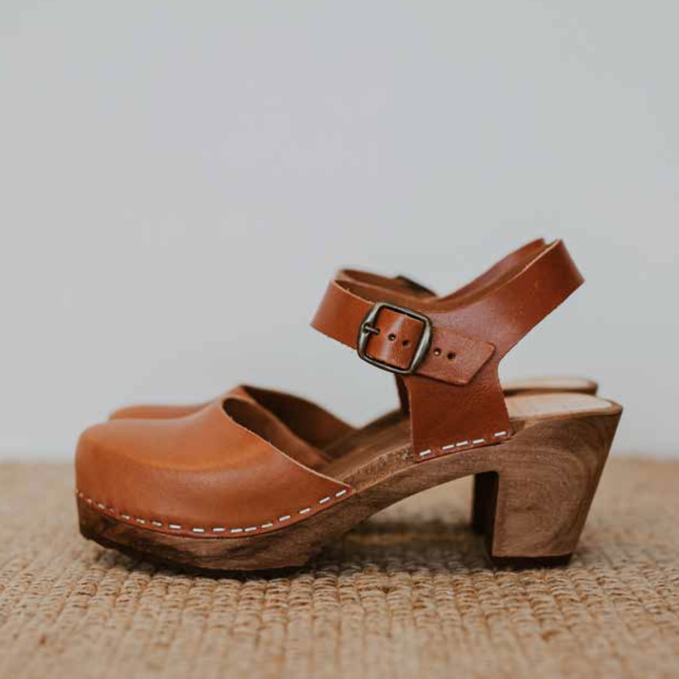 Kitty clogs online