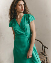 Load image into Gallery viewer, GRACE &amp; MILA | Jolie Dress | Green - LONDØNWORKS